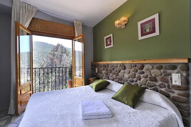 Imagen de Habitación doble con vistas al valle del Río Mundo.