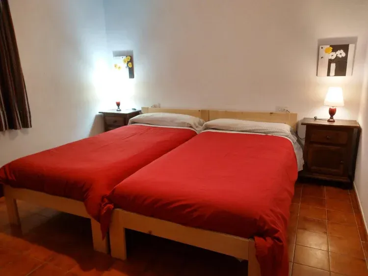 Imagen de dormitorio doble dos camas
