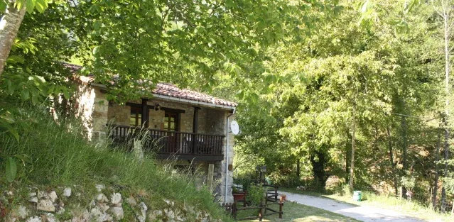 Imagen de Vista de la casa entre naturaleza