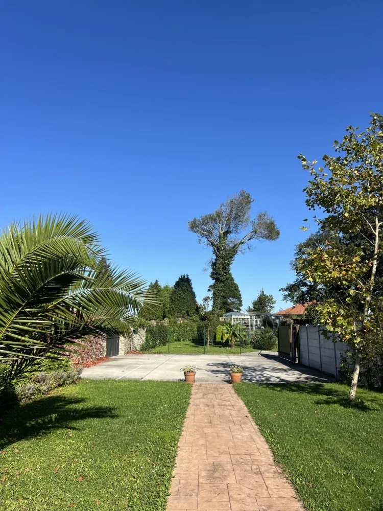 Imagen de Jardin compartido y parking
