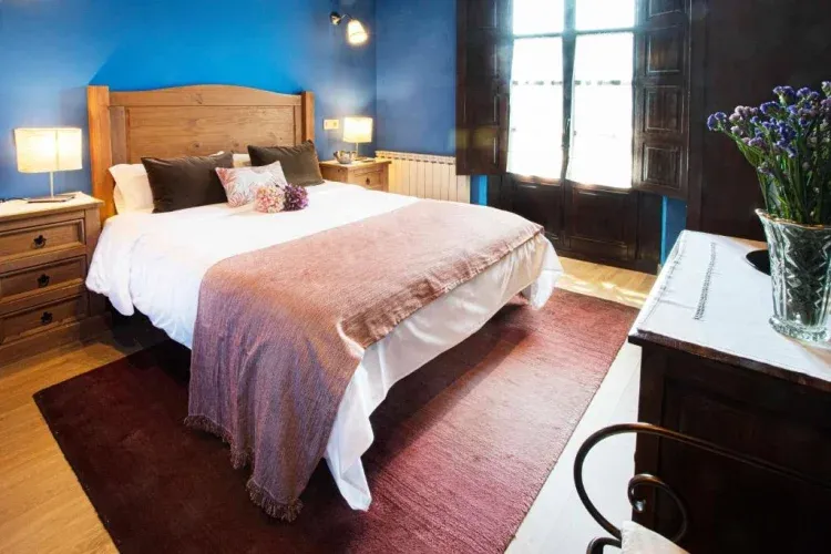 Imagen de Habitación con cama de matrimonio. 
