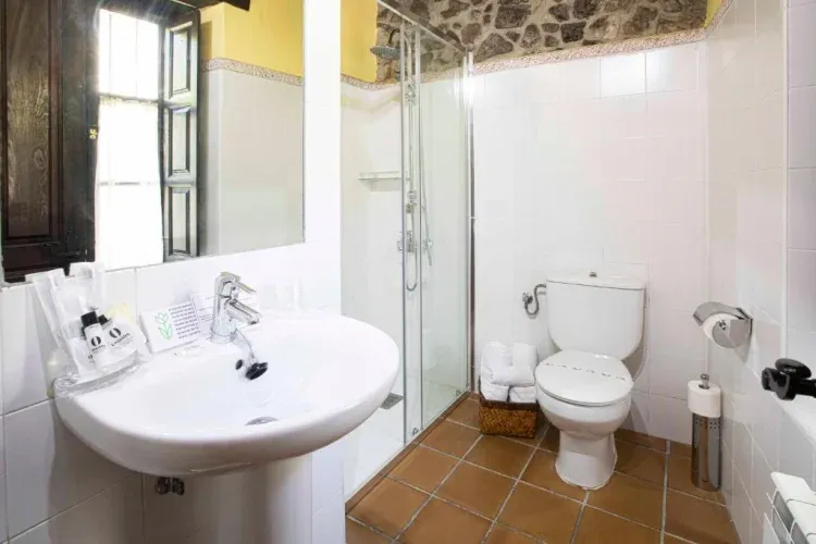 Imagen de Baño privado de una de las habitaciones 