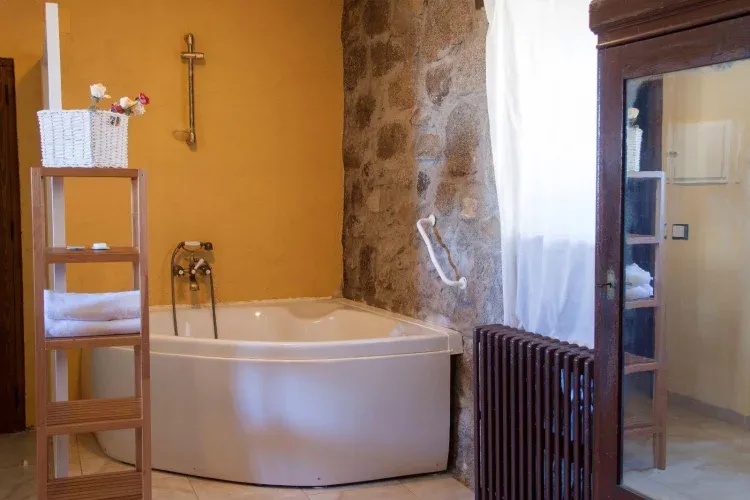 Imagen de suite con jacuzzi