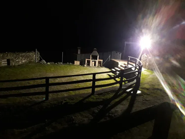 Imagen de Hera por la noche
