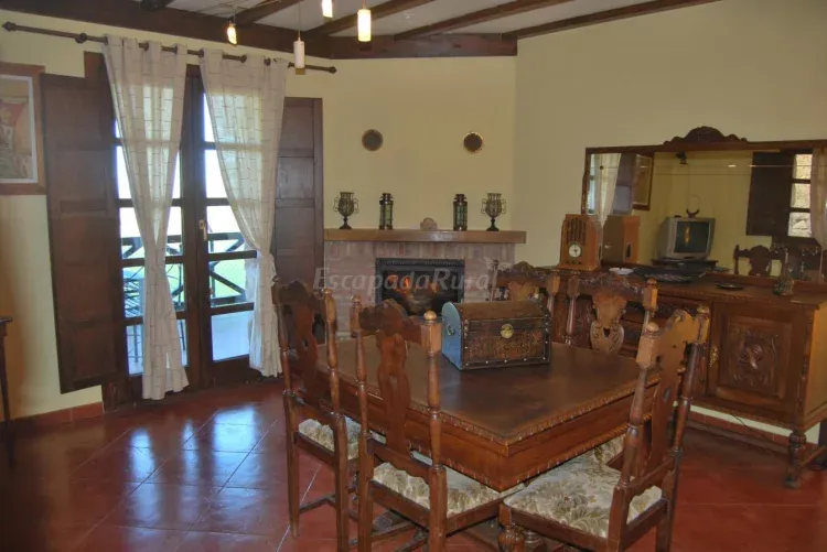 Imagen de Salón con chimenea