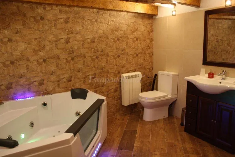 Imagen de Baño con Yacuzzi