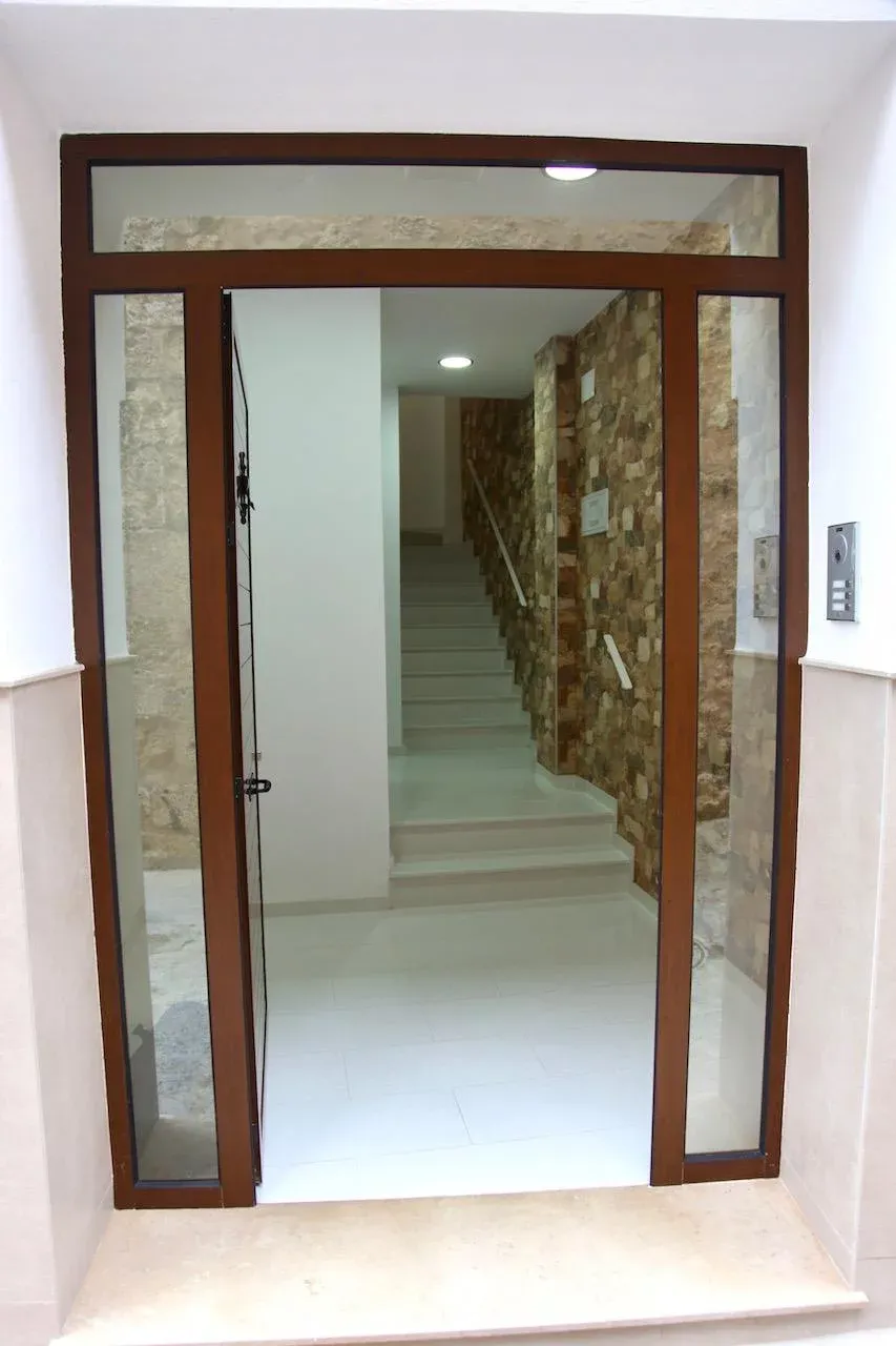 Imagen de PORTAL DEL EDIFICIO