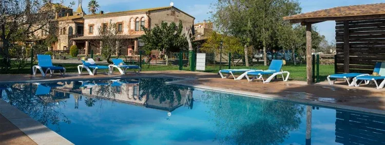Imagen de 4 Apartamentos con jardín y piscina