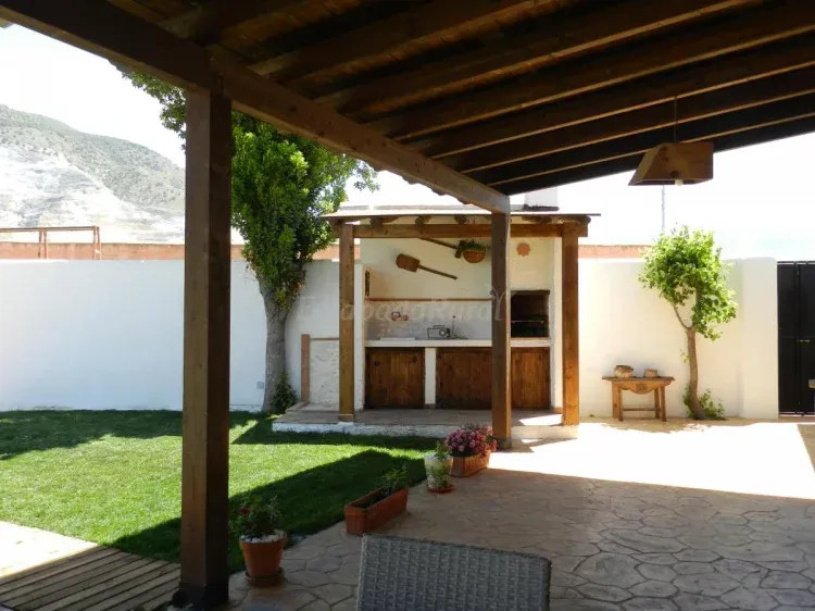 Imagen de vista barbacoa porche 