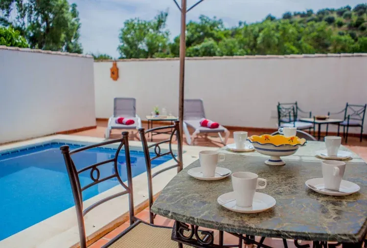 Imagen de Terraza  con su mesa con 6 sillas