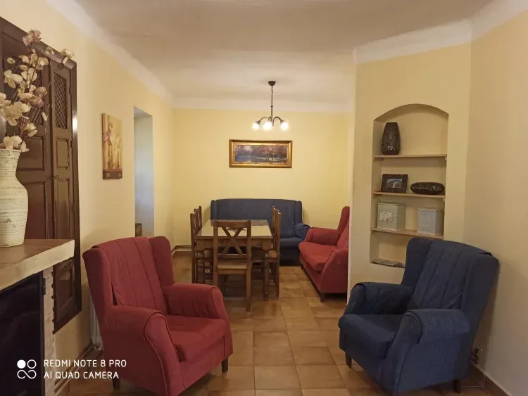 Imagen de salón con tv
