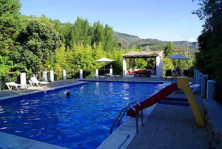 Imagen de PISCINA DIEZ REALES.