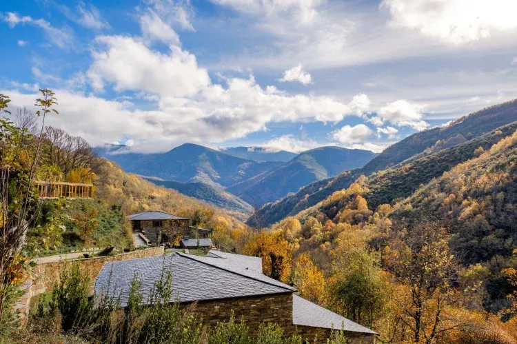 Imagen de Aldea en otoño