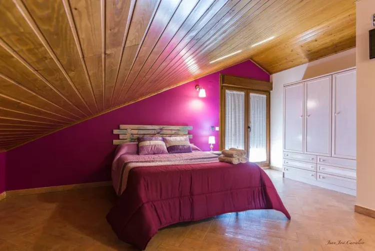 Imagen de Habitación en 1º planta, con cama de matrimonio de 1.50m y sofa cama de 1.35m