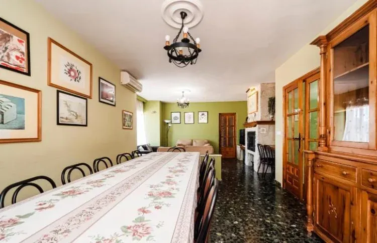 Imagen de comedor interior