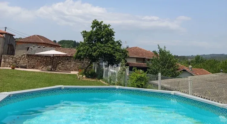 Imagen de Piscina y terraza 
