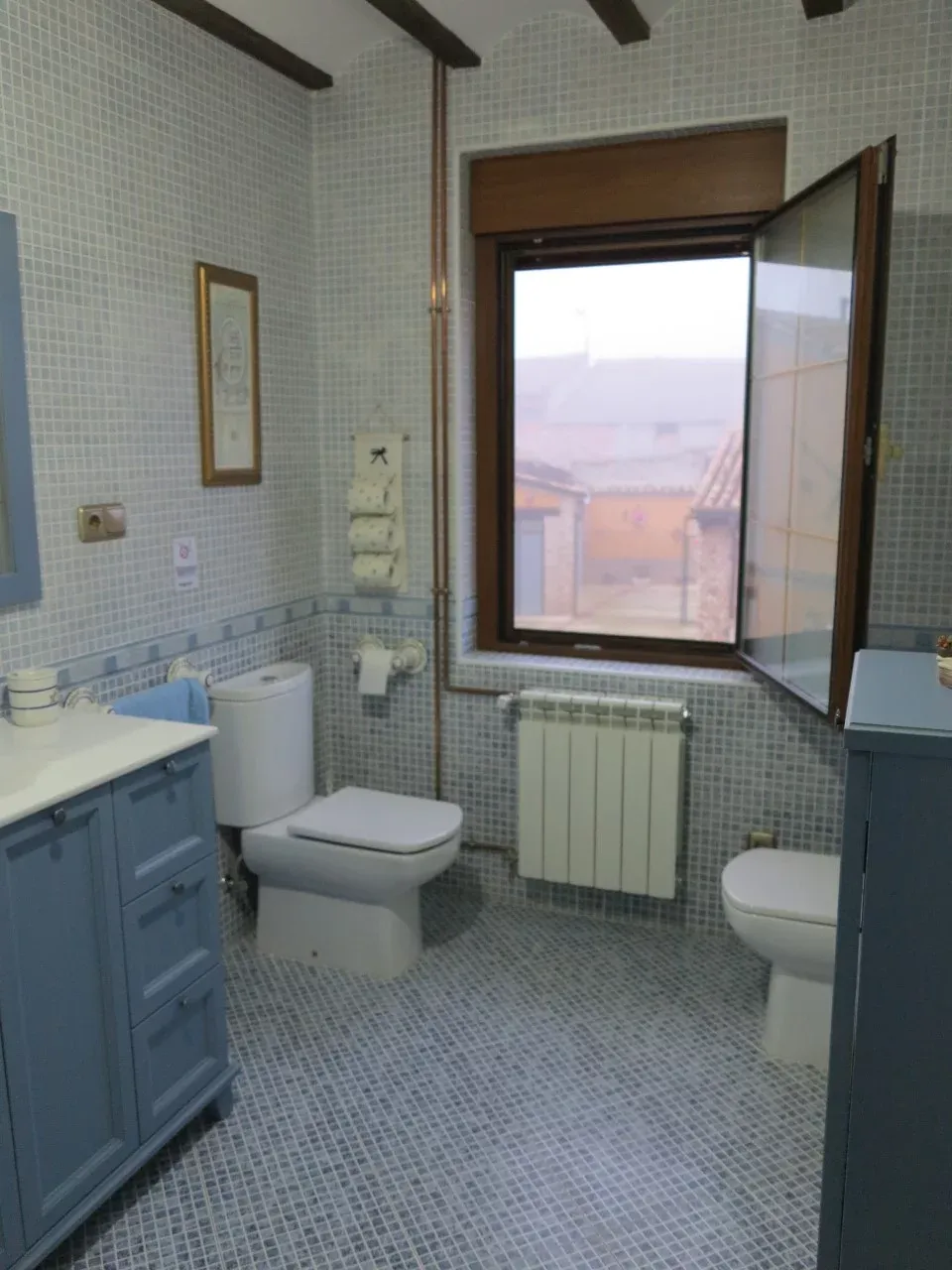 Imagen de 1 de 3 baños