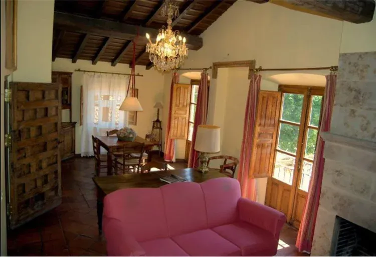Imagen de Salón Comedor con Chimenea