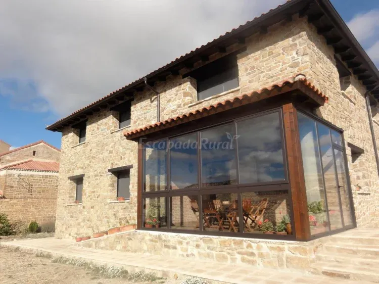 Imagen de Fachada y el porche