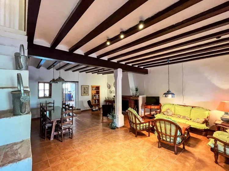 Imagen de Amplio salón comedor