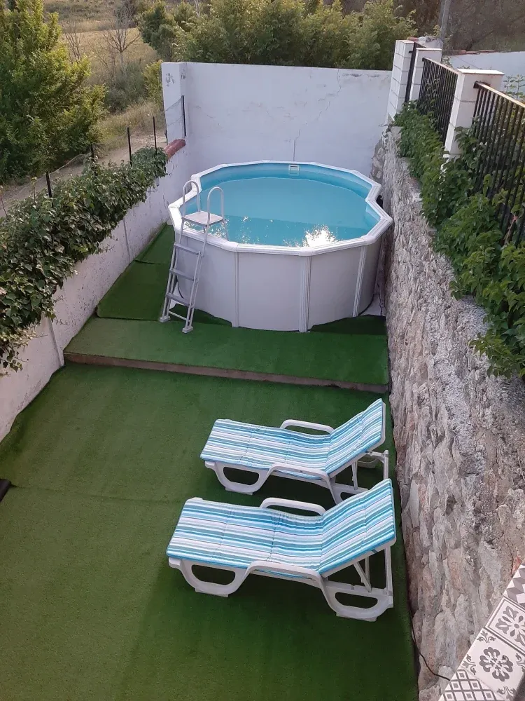 Imagen de piscina cr garnacha de borja