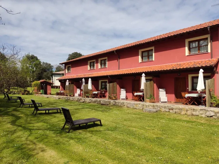 Imagen de EXTERIOR Y JARDÍN