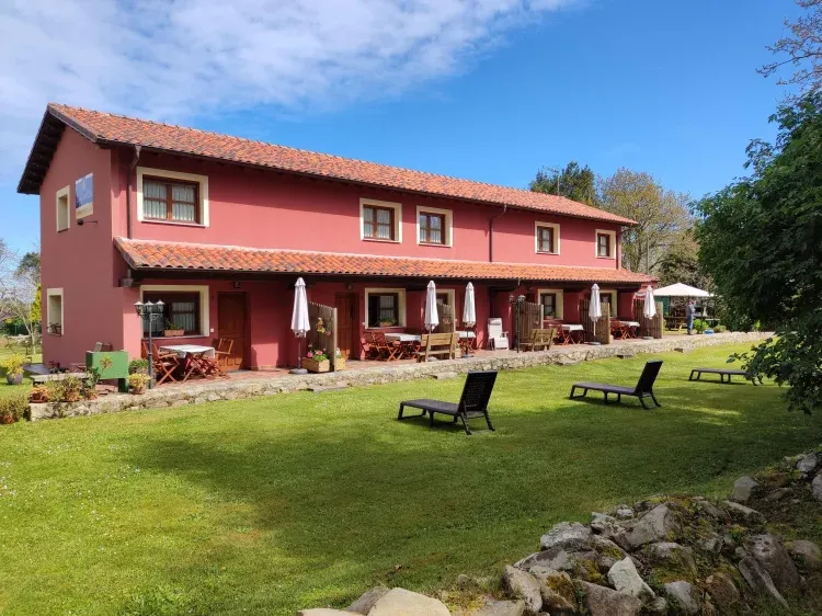 Imagen de EXTERIOR Y JARDÍN