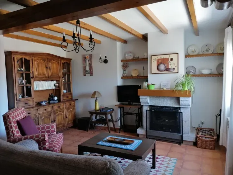 Imagen de Salón con chimenea