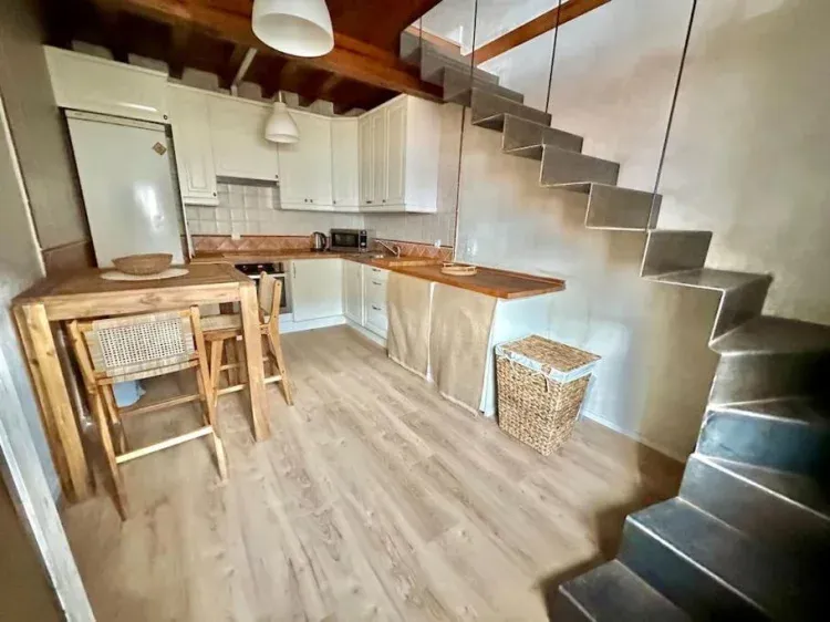 Imagen de Cocina con subida a planta 1ª