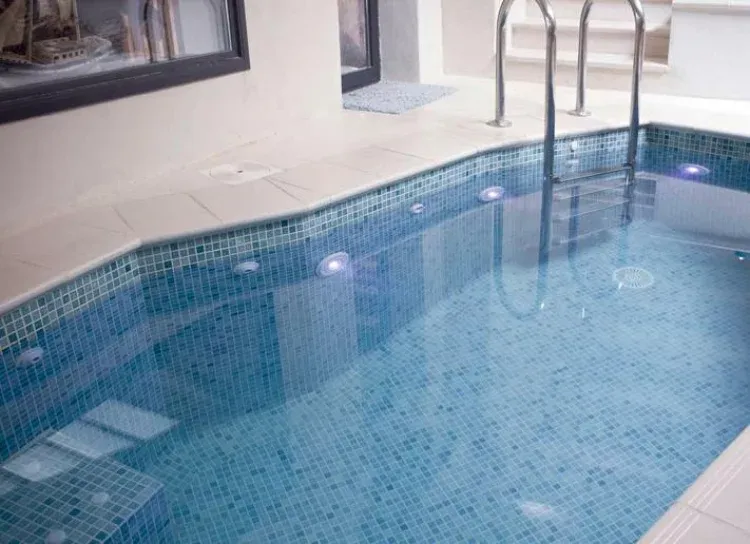Imagen de Piscina climatizada 34º en Spa en Masía Spa Can Pascol