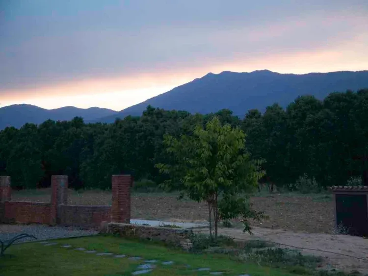 Imagen de Vista del Montseny desde el jardín