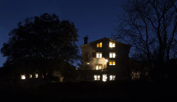 Imagen de La casa de noche