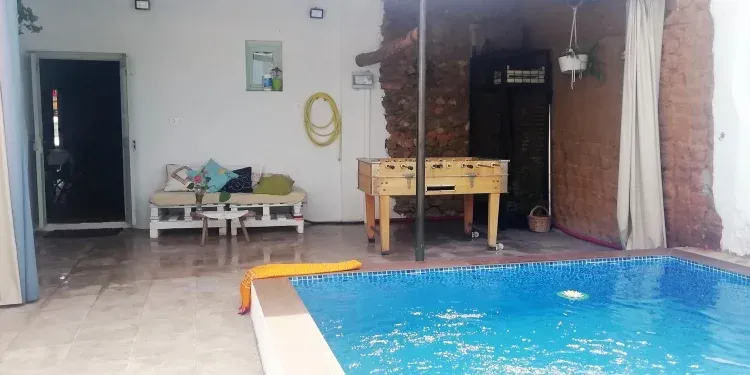 Imagen de zona de baño, solárium