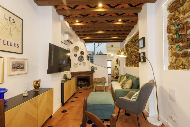 Imagen de Salon con chimenea