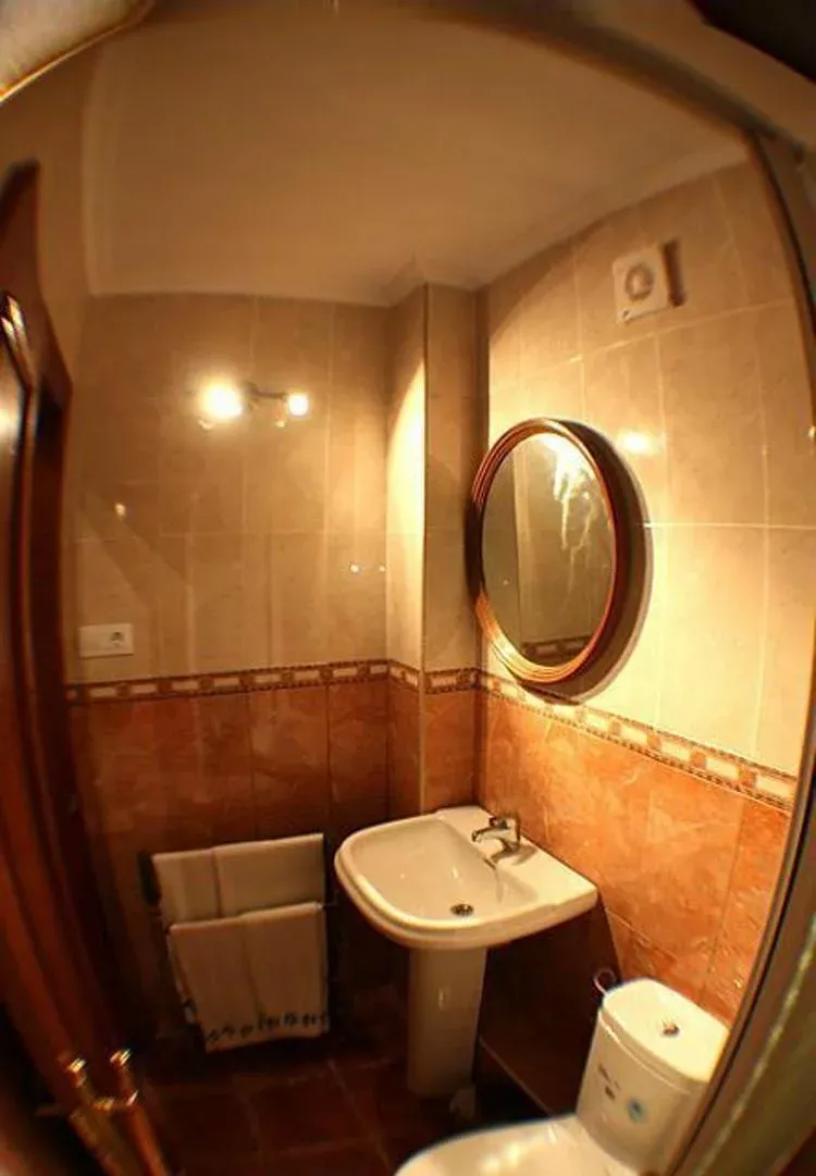 Imagen de Baño habitación azul