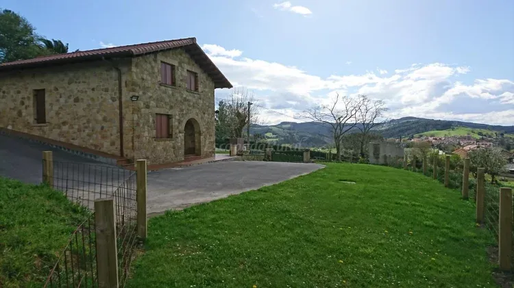 Imagen de Casa y jardín