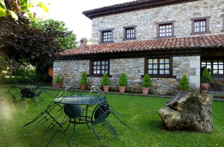 Imagen de Casa y jardin