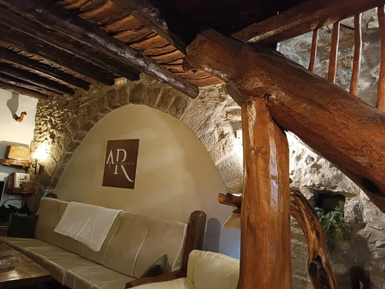 Imagen de Salón en pino y olivo
