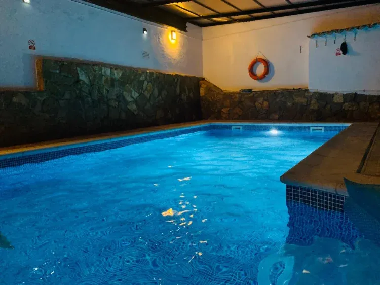 Imagen de piscina climatizada