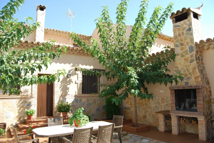 Imagen de barbacoa exterior e interior