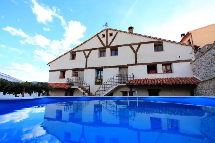Imagen de Casa Rural Serranía, Valdemeca (Cuenca) Piscina jardín