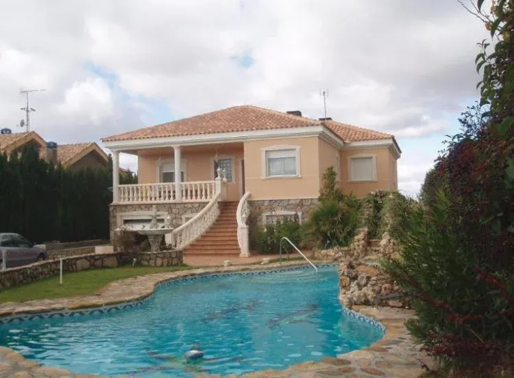 Imagen de Vista casa y piscina