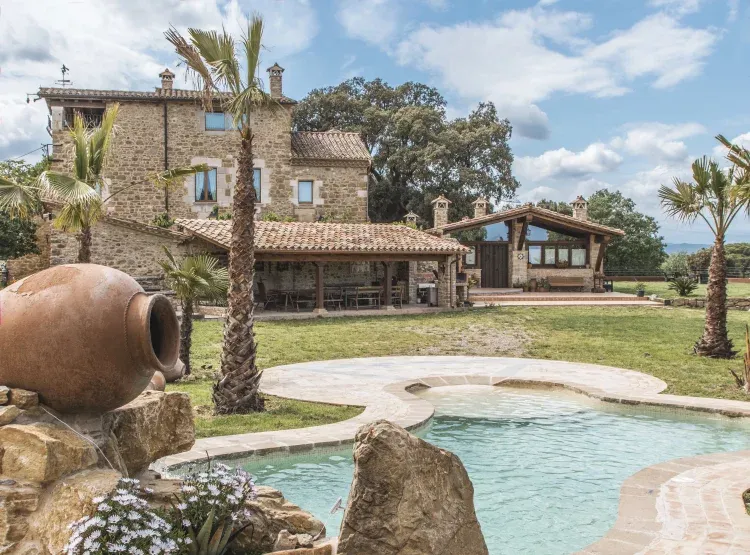Imagen de Zona piscina y barbacoa