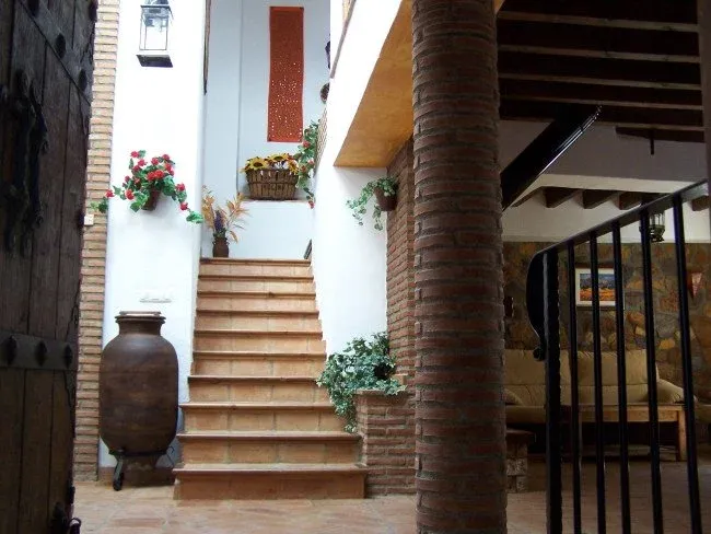 Imagen de Entrada de la casa y escalera