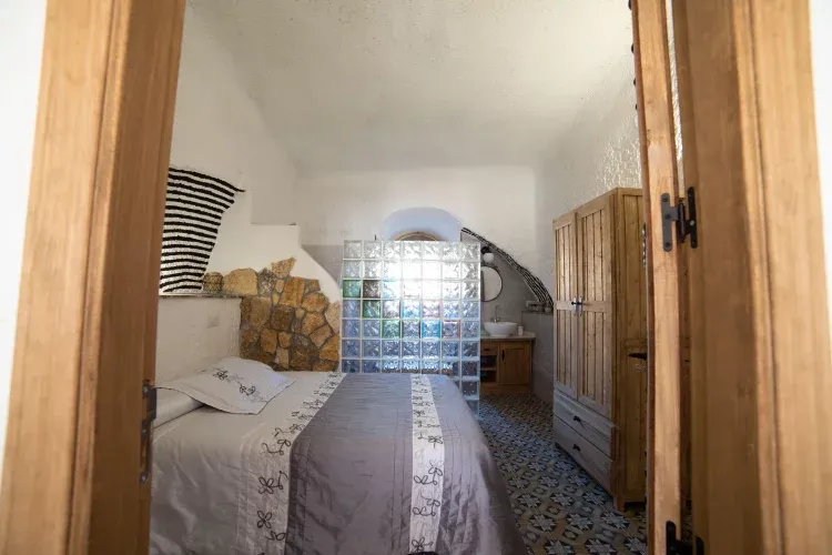 Imagen de Dormitorio con baño independiente