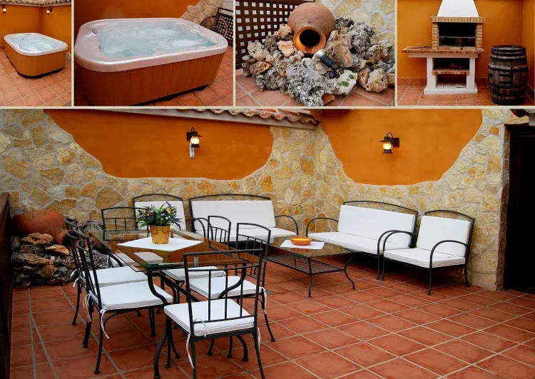 Imagen de Disfruta de un refrescante baño en el jacuzzi y una estupenda cena a la barbacoa