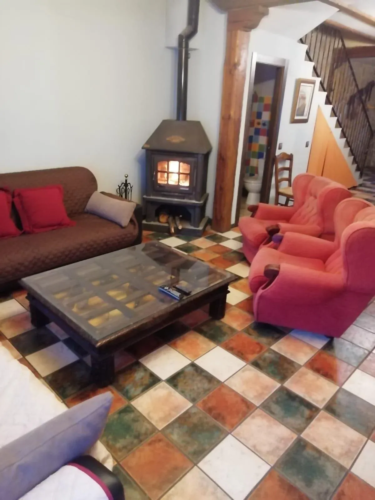 Imagen de comedor-chimenea