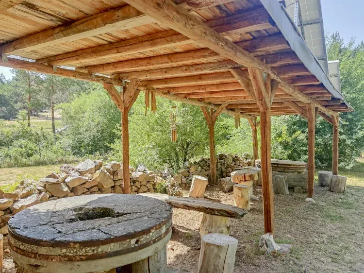 Imagen de Merendero exterior dentro de la casa rural