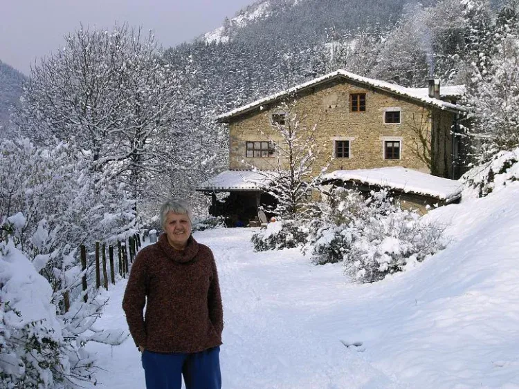 Imagen de Entrada al caserio, invierno en el valle de Lastur.