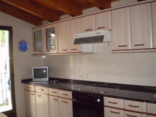 Imagen de Cocina independiente, equipada y con balcon.